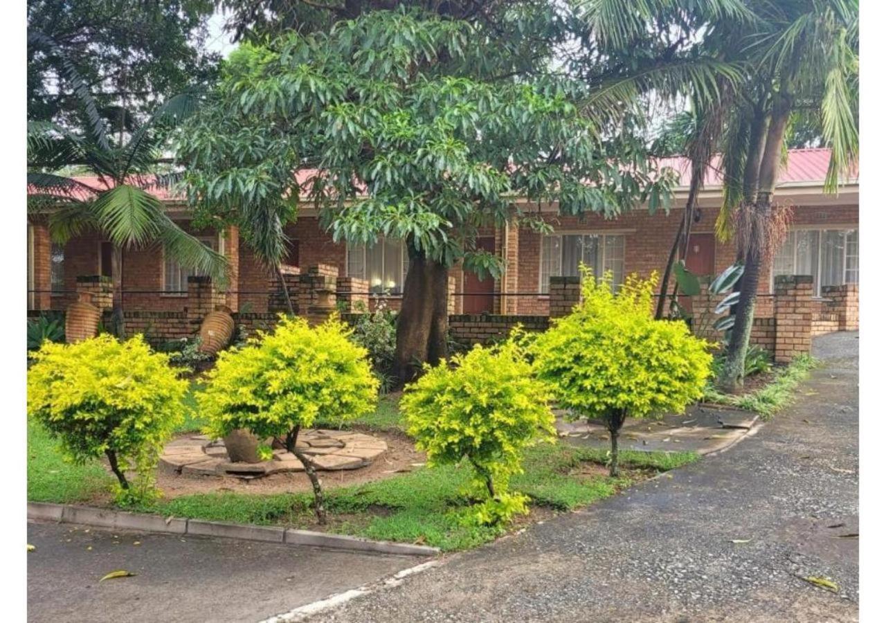 Mumo Lodge Бадплаас Екстериор снимка